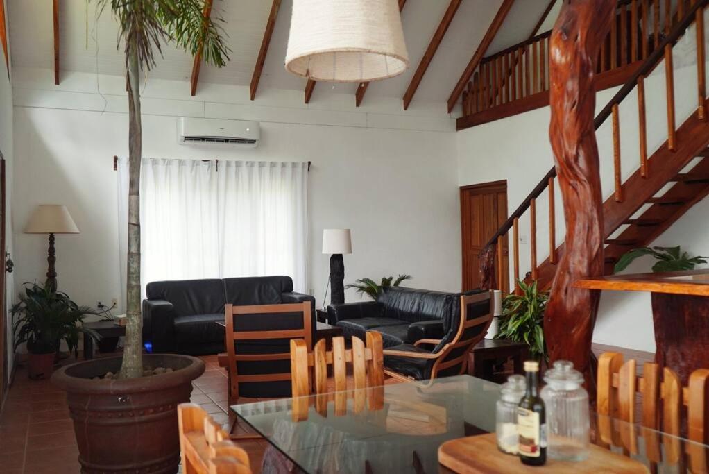 Casa Moes Villa Cahuita Exterior photo